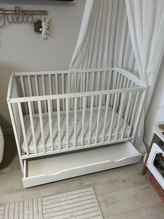 Łóżeczko 120x60  z materacem