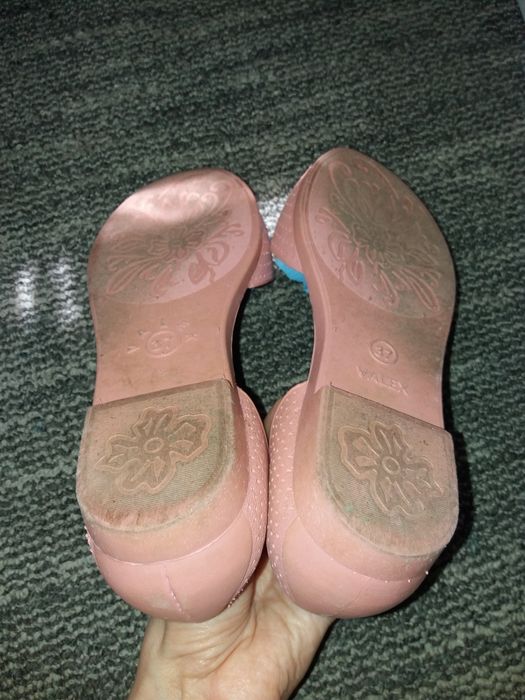 Босоножки-мыльницы