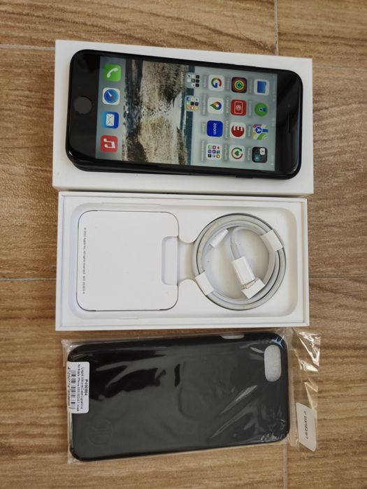 iPhone SE 5G (2022) 64GB Preto