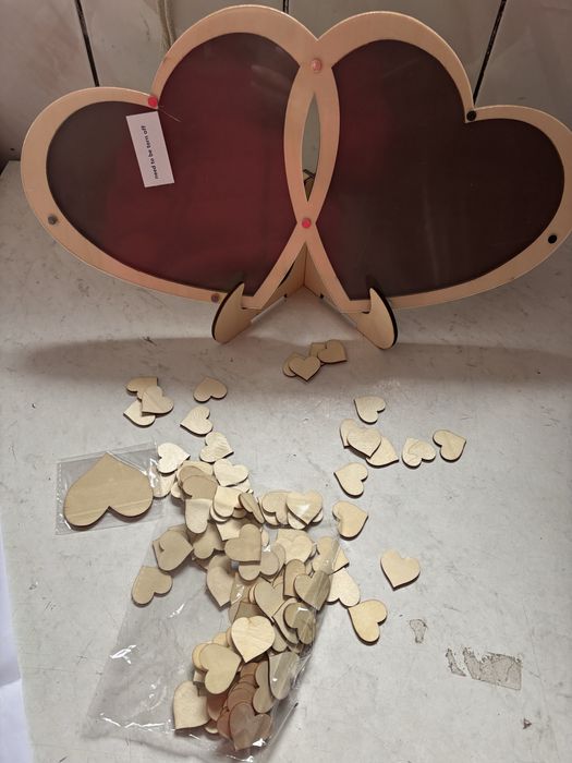 Ksiega gosci w ksztalcie podwojnego serca