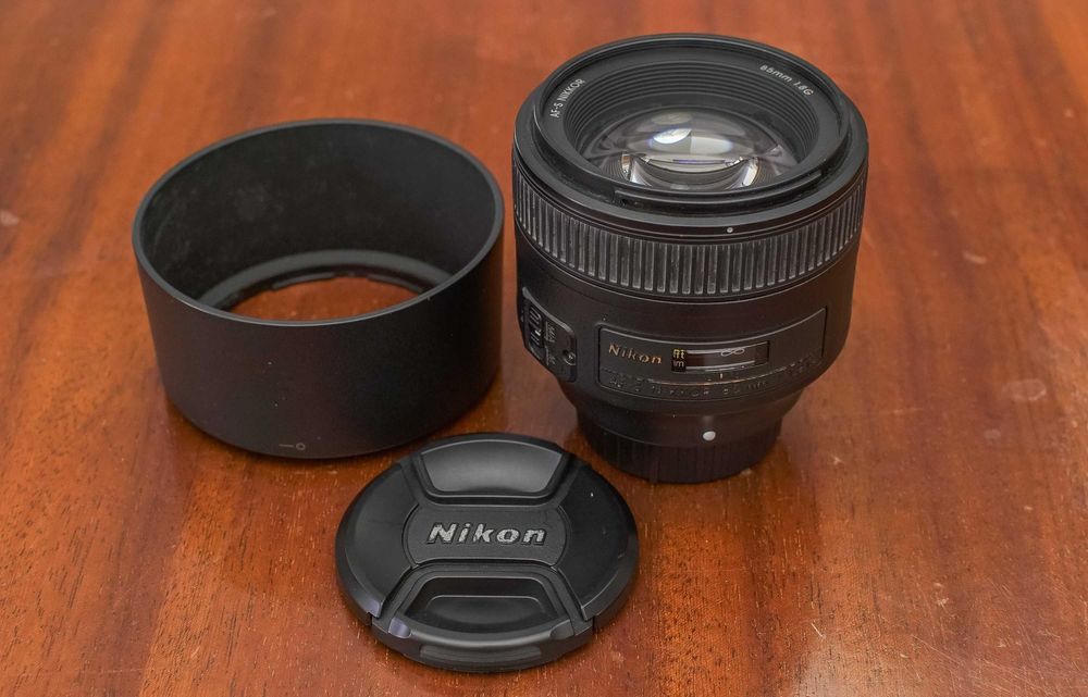 Câmera Nikon D800 + lente 85mm 1.8 + EXTRAS