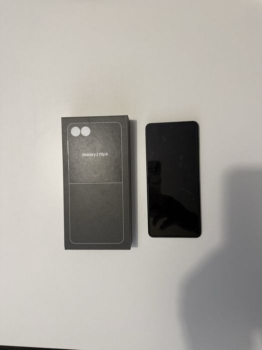 Samsung Z Flip 8 256Gb Grafite
