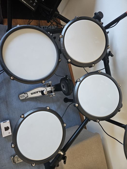 Bateria Alesis nitro max