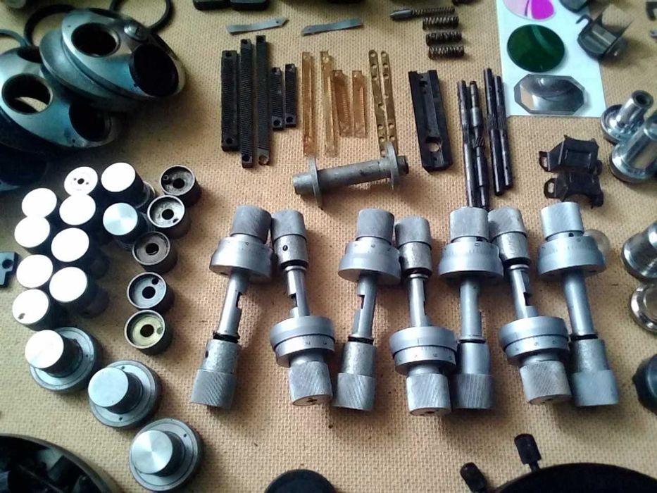 Запасные  части к микроскопам и отдельно микроскоп