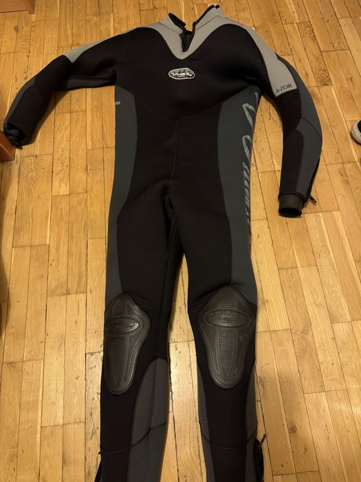 Sprzęt do nurkowania. Skafander, jacket, kaptur