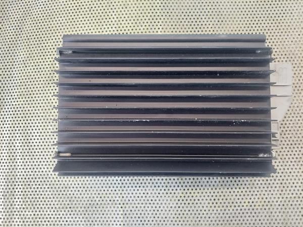Amplificador de colunas MERCEDES-BENZ Classe E (W210)
