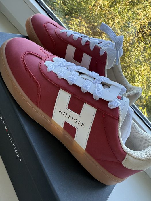 Оригіналі Tommy Hilfiger, мокасини, кеди жіночі.