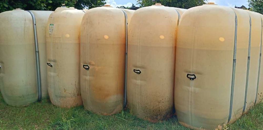 Zbiorniki 2000L szambo, deszczówka gruby plastik, wszystkie szczelne