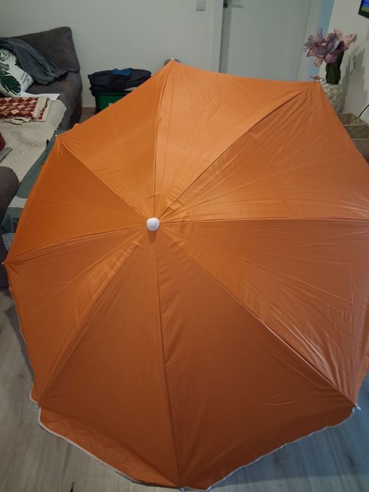 Sombrinha de praia em bom estado