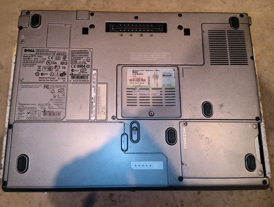 Zamienię kilka Laptopów do naprawy bądź ,na części ,pisać propozycje