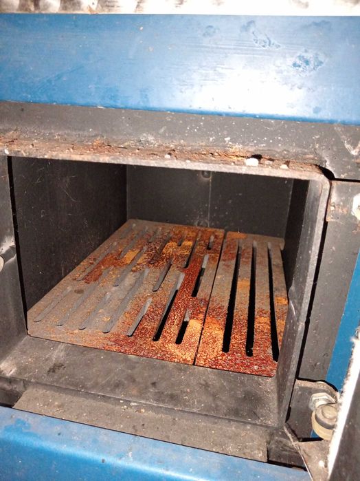 Котел твердопаливний