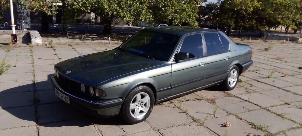 БМВ е32 -3 бензин