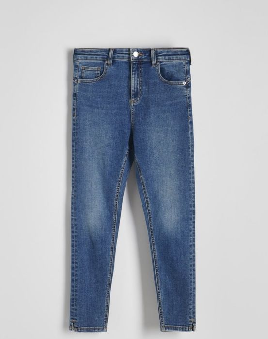 Джинси reserved з пуш-ап ефектом