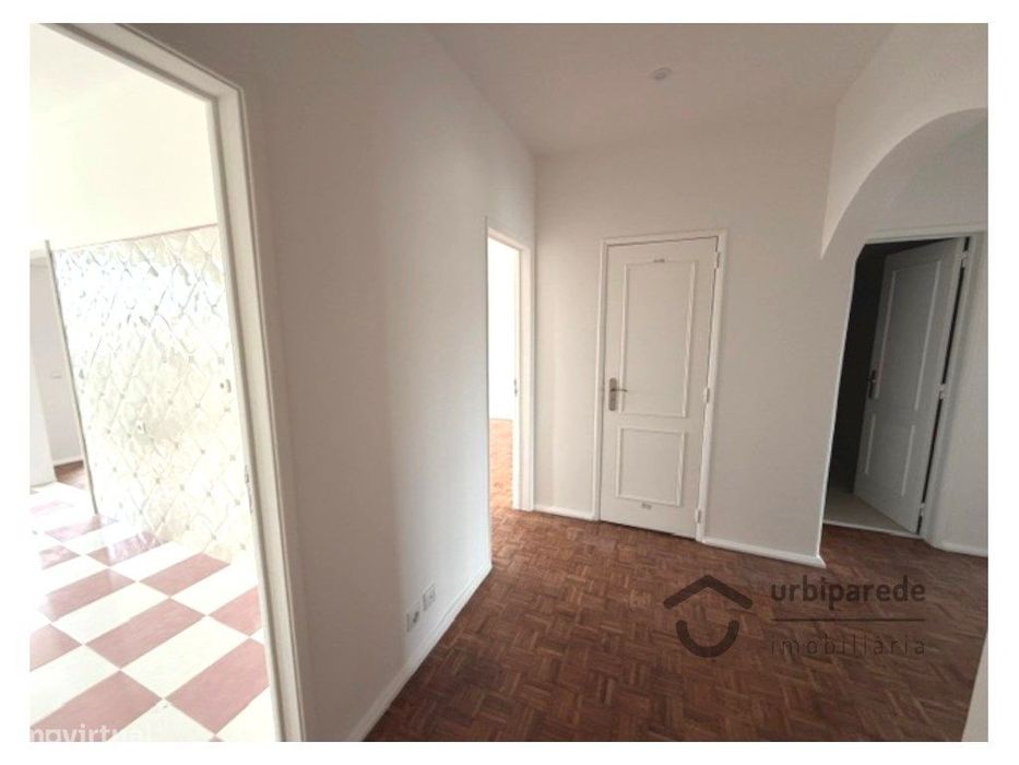 Apartamento T2 remodelado, Figueirinha Oeiras.