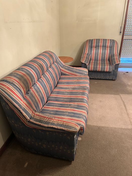 Sofá + poltrona em bom estado