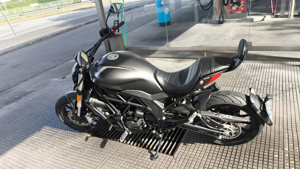 Benelli 502c 2023 10500 kms