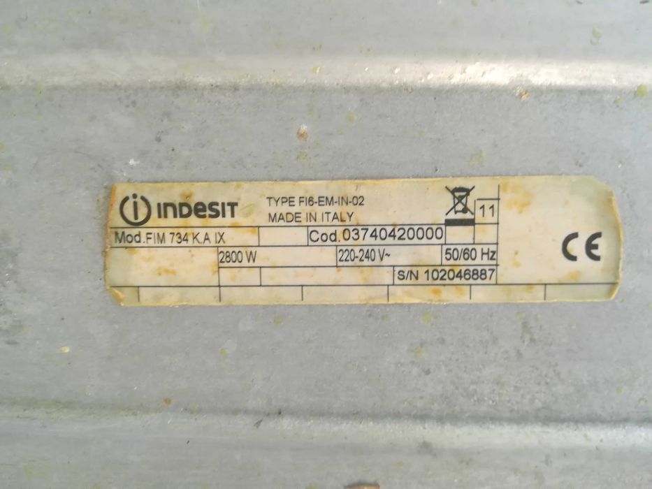 Forno Indesit - Não sei se trabalha - Retirei da casa onde estava.