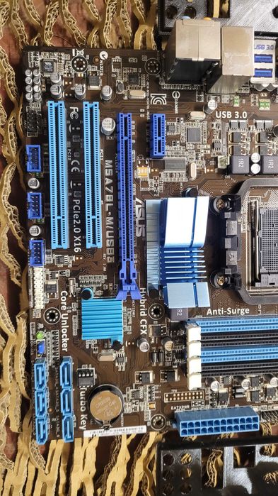 Материньська плата AM3 AM3+ під FX8350 8370 тощо ASUS M5A78L-M/USB3 4 слота під озу DDR3