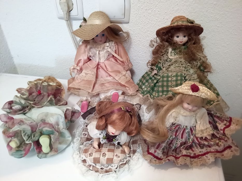Bonecas de porcelana