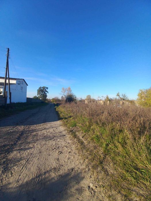 Нежитлова будівля с. Батятичі