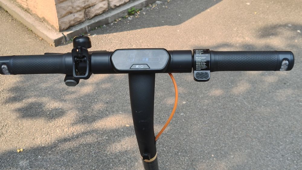 Продам Segway Ninebot KickScooter E2 Pro