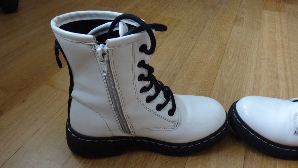 Buty botki białe dziewczęce rozmiar 31 stylizowane na Martens