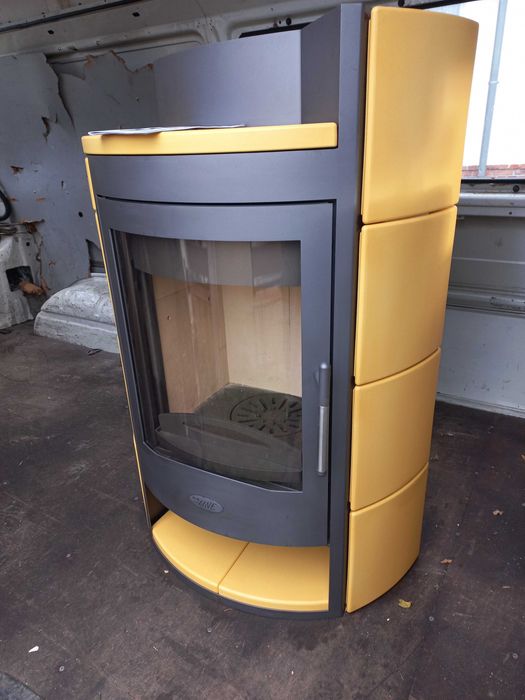 Piec wolnostojący marki Buderus 8 kw