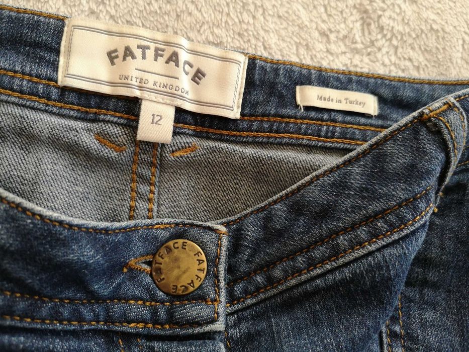 Granatowa zapinana trapezowa spódnica jeansowa FatFace 40