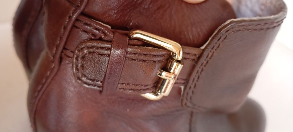 Botas castanha de salto alto Uterque