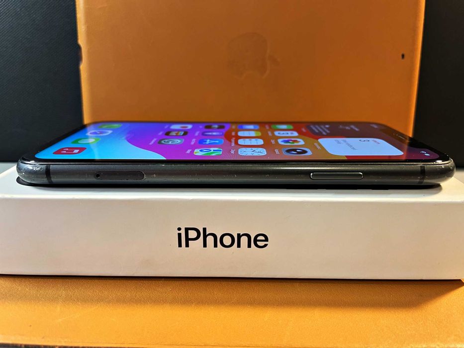 iPhone 11 128GB w dobrym stanie