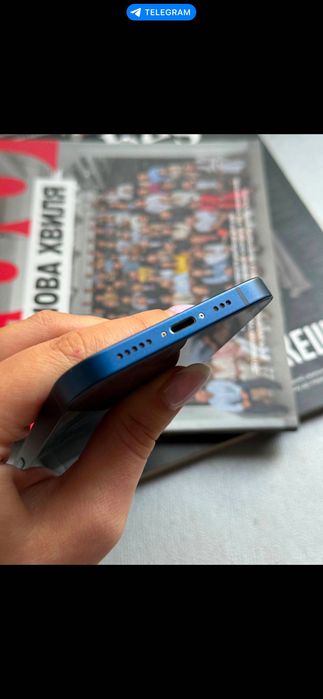 iPhone 12  64 ГБ синій
