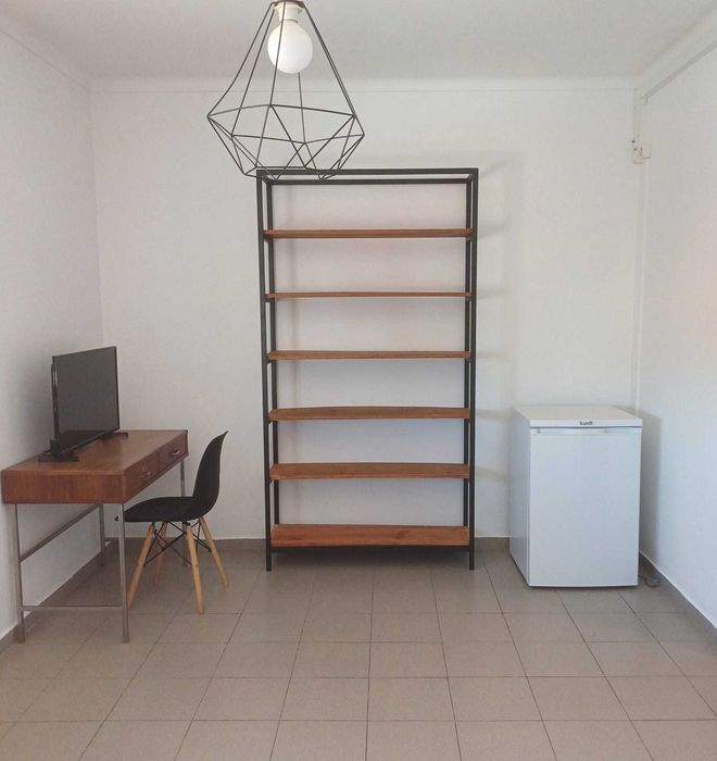 Quarto Suite - Mobilado no Centro do Cartaxo / Casa Banho Privativa - Rua José Ribeiro da Costa