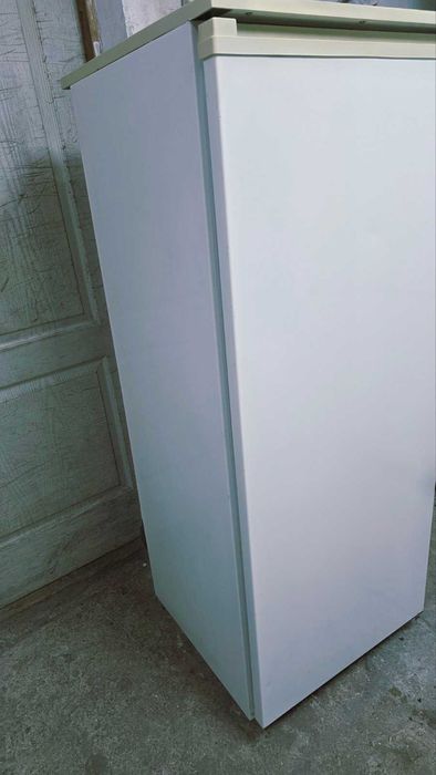 Рабочий надёжный холодильник, 1- камерный. для дачи.