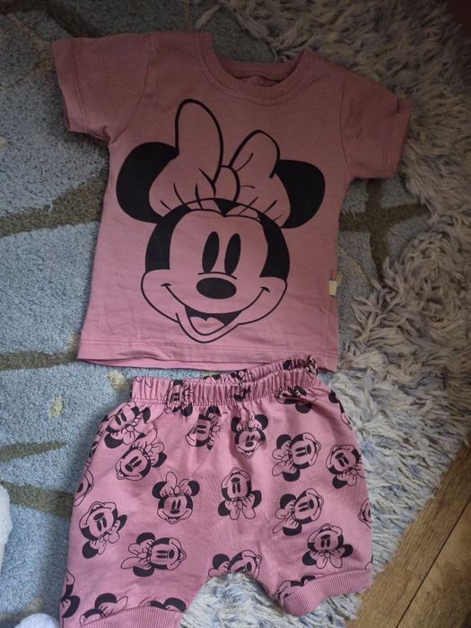 Новий костюм для дівчинки