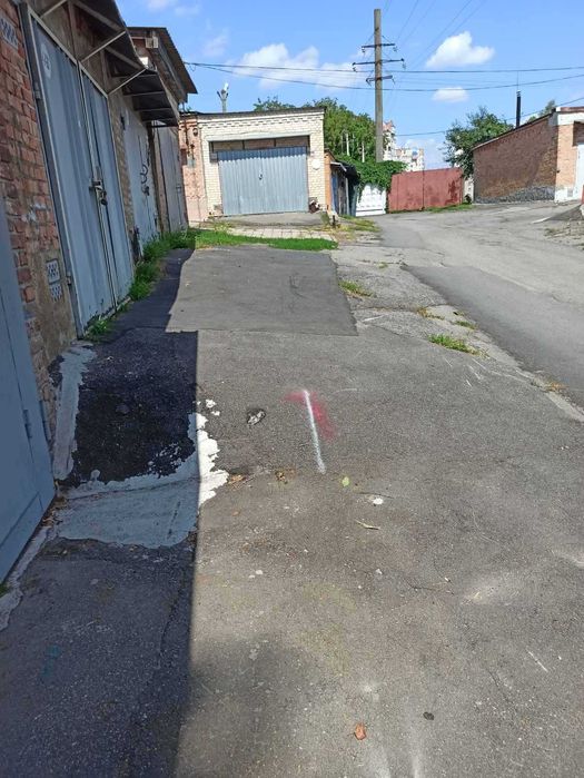 БЕЗ КОМІСІЇ гараж 34м2 приватизований цегла яма поділля електромережа