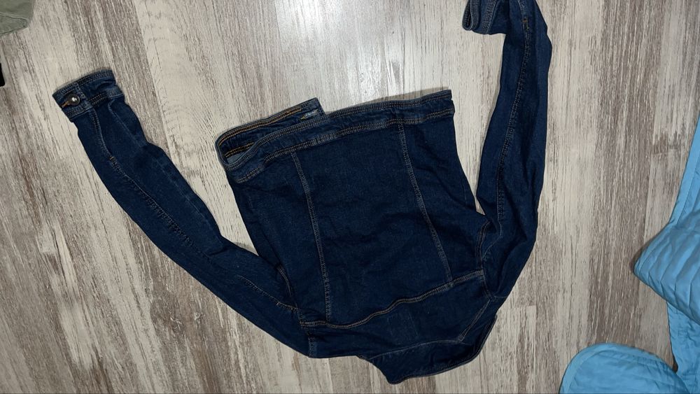 Elastyczna dżinsowa dopasowana Katana damska Bershka s 36
