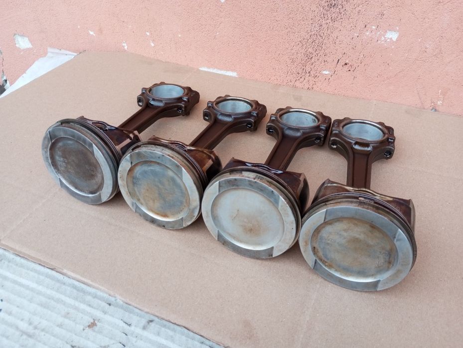 Tłok Korbowód 1,6 MPI BSE BGU VW Golf Touran A3 Leon Octavia