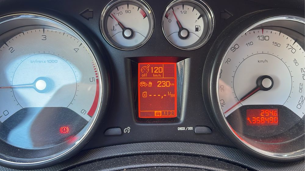 Peugeot 308 HDi 1.6 Navteq — photo 3