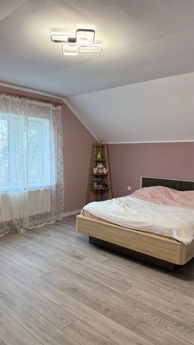 Будинок,Гостомель,Центр,Інд.газ опал,Без комісії%Терміново,Поряд ліс