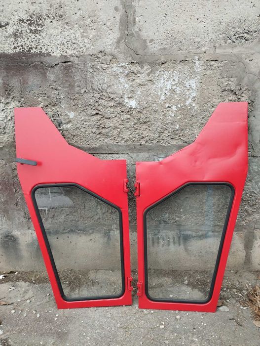 Ліва дверка трактора Т16