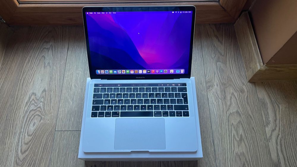 MacBook Pro 2016 13-inch TouchBar i5 8gb 256gb (gratis nowy case)