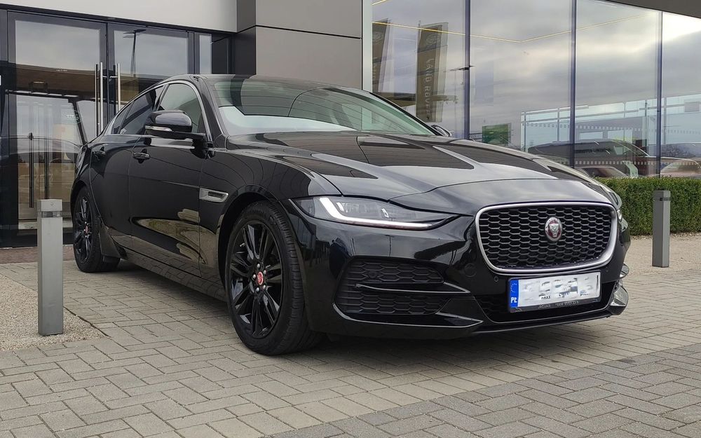 Jaguar XE XE MY22 2.0D I4 204 PS RWD Auto SE