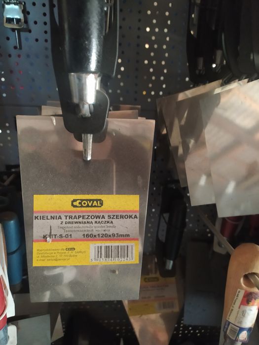 Kielnia trapezowa, paca do kleju z ząbkami, kielnia do krawędzi.