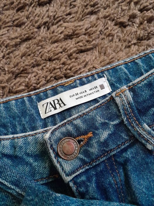 Базові жіночі темні джинси від zara