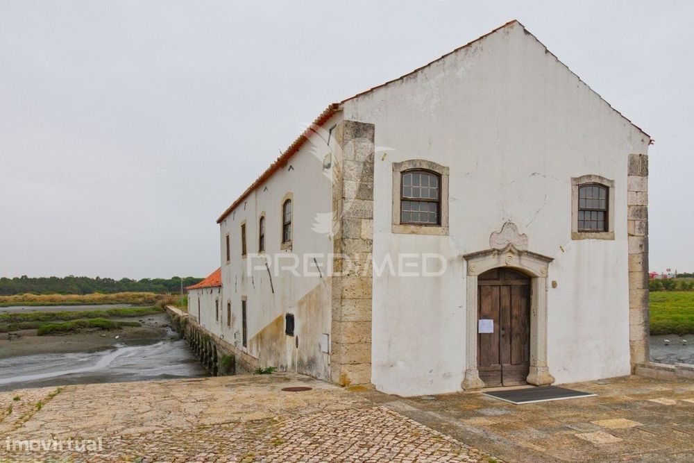 Apartamento T2 na Rua António Aleixo - Quinta do Rouxinol - Miratej...
