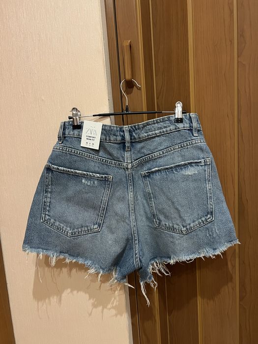 Джинсові шорти фірми Zara