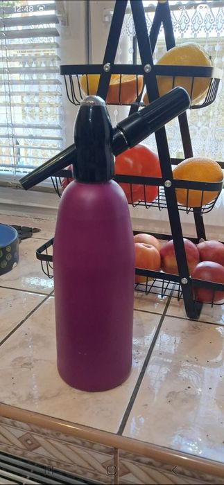 Syfon do wody na naboje