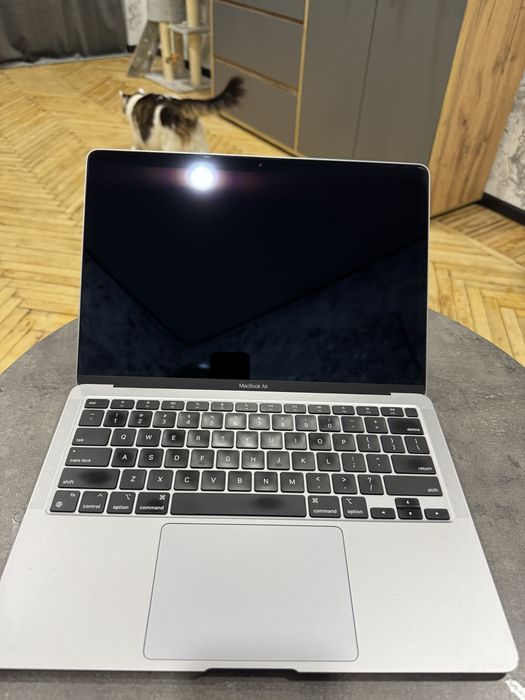 Macbook air m1 8/256