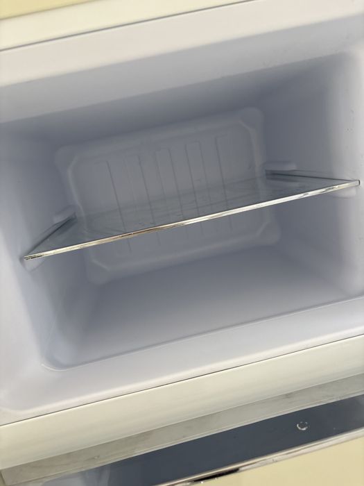 Lodówka Amica a+* retro bezowa m54