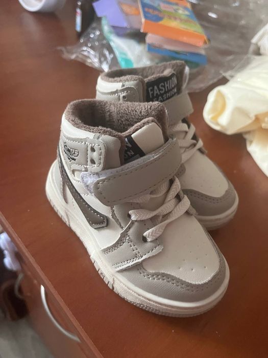 Дитячі ботиночки, ідеальний стан!